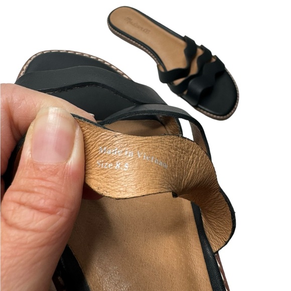 Madewell | The Wavy Slide Sandal in Black Leather 8.5 - Picture 5 of 7
